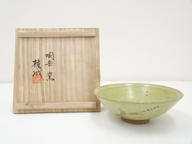 道具 ] - 道具 九谷焼 高権成造 灰釉草文茶碗（共箱） | ネット